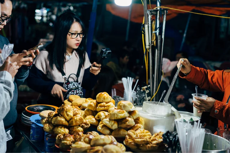 Món ăn đường phố ngon nhất Việt Nam