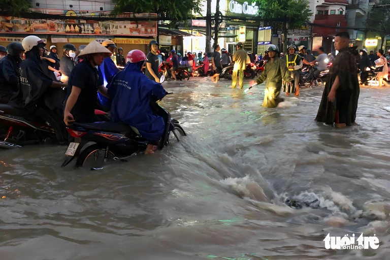 Đoạn đường ngập nước Biên Hòa