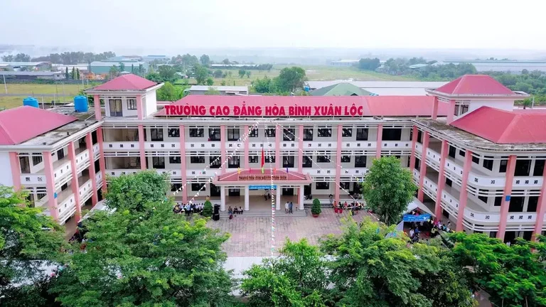 Trường Cao Đẳng Bình Xuân Lộc